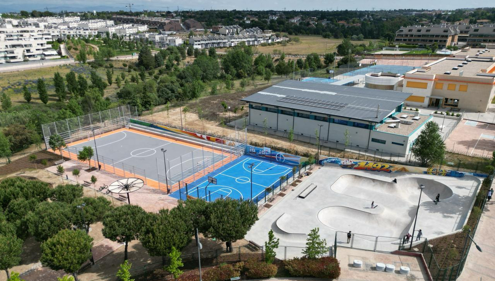 Valenoso estrena una nueva zona deportiva con skatepark, pistas y espacios de ocio