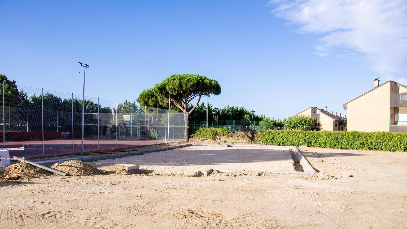 Boadilla inicia la construcción de una pista multideporte en Cabo de Peñas