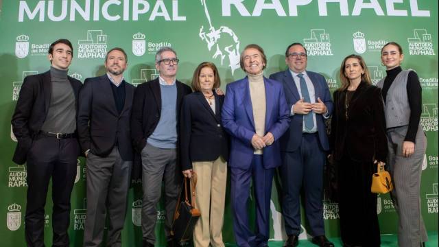 boadilla-rinde-homenaje-a-raphael-dando-su-nombre-al-auditorio-municipal