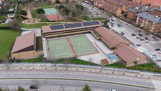 el-ceip-agora-ya-cuenta-con-146-placas-solares-dentro-del-plan-municipal-de-eficiencia-energetica
