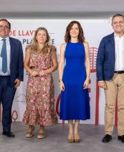 ayuso-entrega-las-primeras-llaves-de-las-524-viviendas-del-plan-vive