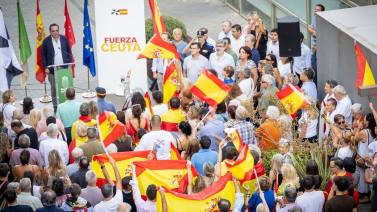 miles-de-vecinos-de-boadilla-se-movilizan-en-apoyo-a-ceuta