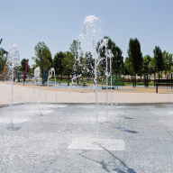 Boadilla amplía el horario de los chorros de agua del parque Miguel Ángel Blanco para reforzar el ocio familiar en verano