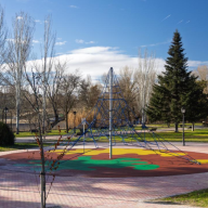 Boadilla mejora el parque Juan Pablo II con nuevos juegos infantiles
