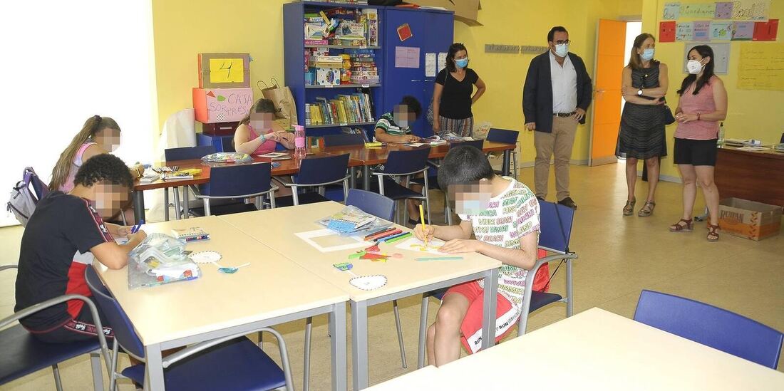 Clases de refuerzo para menores en situación de vulnerabilidad en el Aula Socioeducativa de Boadilla