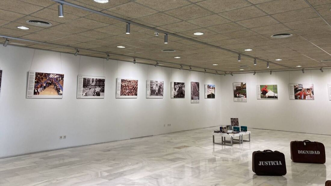 La exposición fotográfica "La voz de las manos", de la Fundación Miguel Ángel Blanco llega a Boadilla