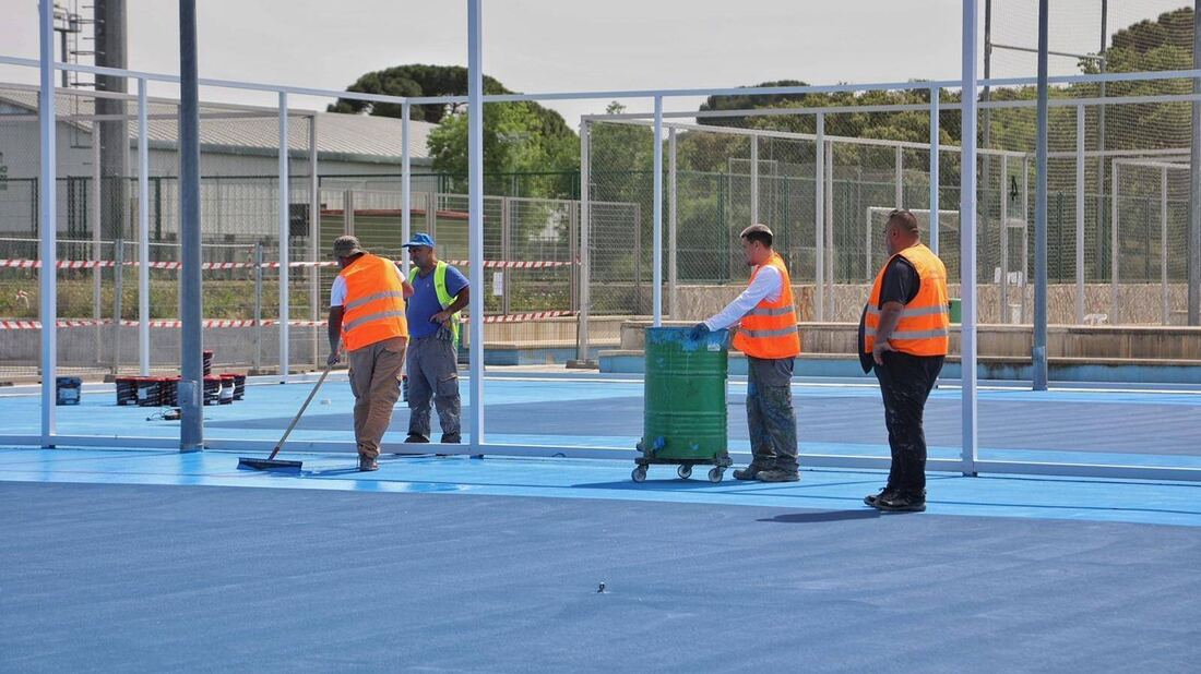 Nuevo pavimento para las pistas de tenis del Complejo Deportivo Ángel Nieto