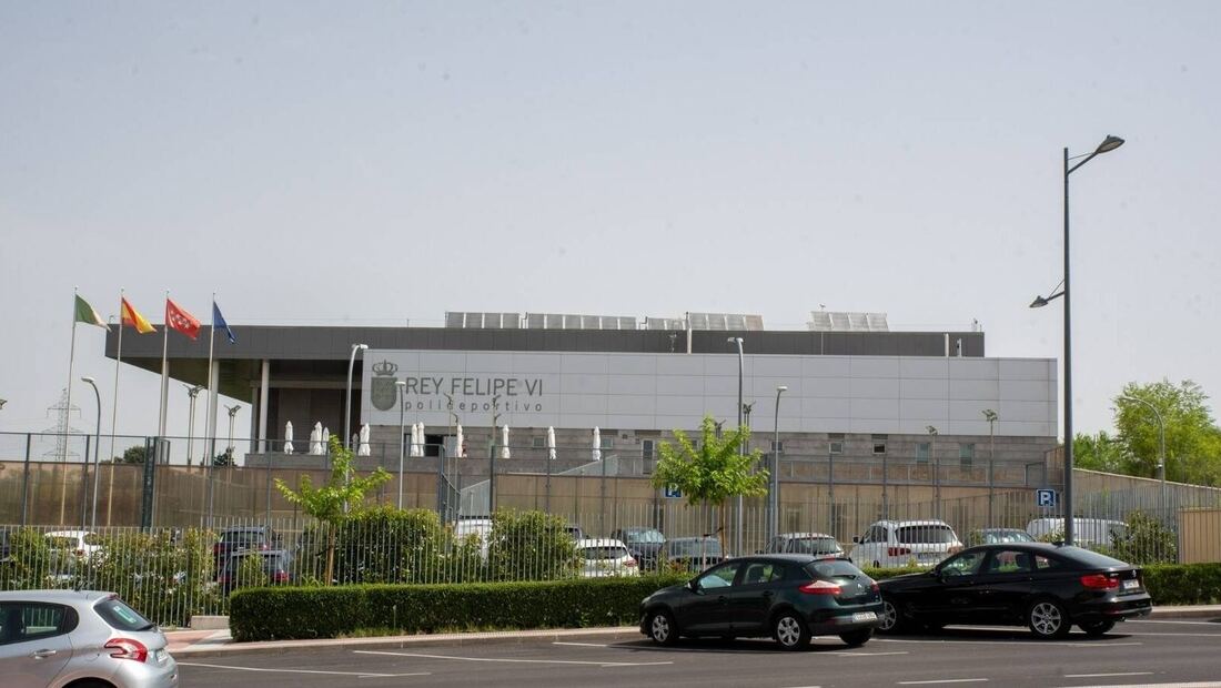 Boadilla apuesta por la energía solar con la instalación de placas fotovoltaicas en el pabellón Rey Felipe VI