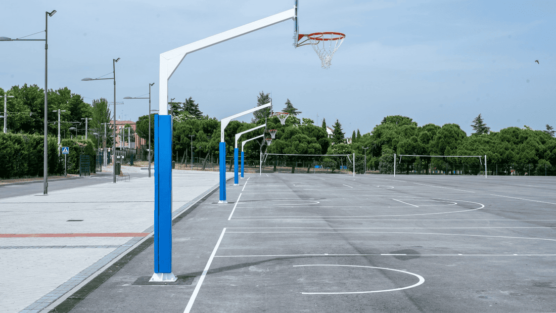 El Ayuntamiento instala canchas en el Recinto Ferial