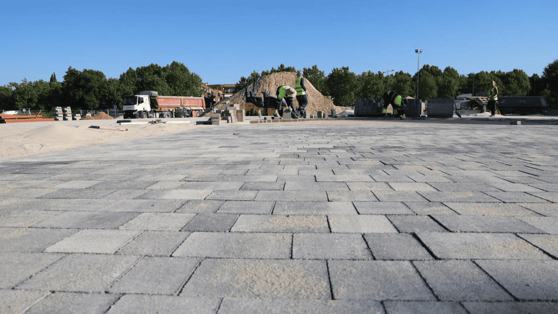 Avanza la remodelación de la explanada de la plaza de toros