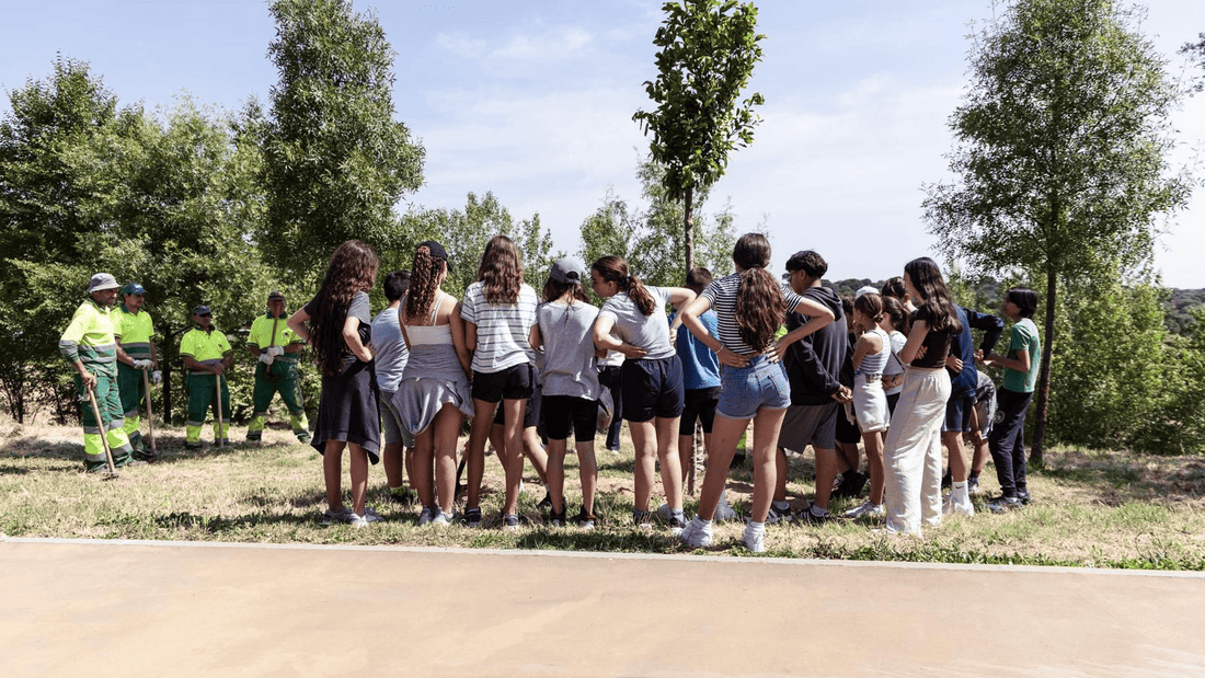 Alumnos del CEIPSO Príncipe D. Felipe plantan 22 ejemplares de laurel en la senda del Pilar