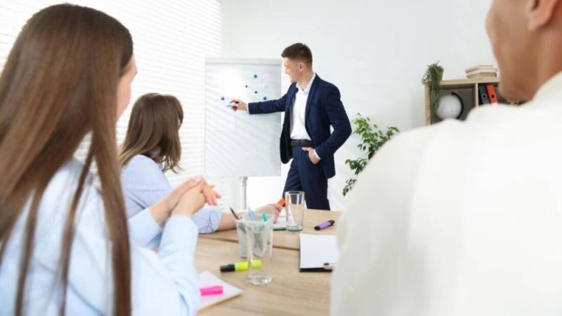 Seminarios y formación continua: mantén tu despacho a la vanguardia normativa