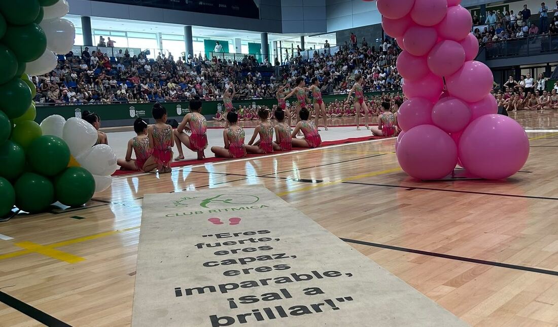 Más de 1.100 gimnastas participan en la exhibición y trofeo del Club Rítmica Boadilla